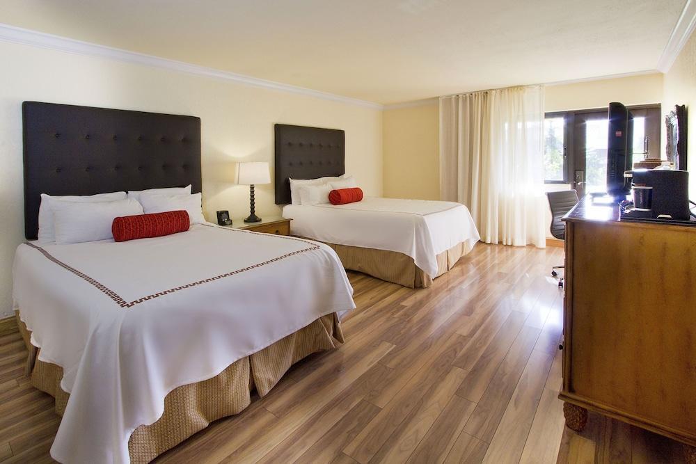 ชูลา โฮเต็ล แอนด์ กอล์ฟ คลับ Hotel ไมอามีเลกส์ ภายนอก รูปภาพ